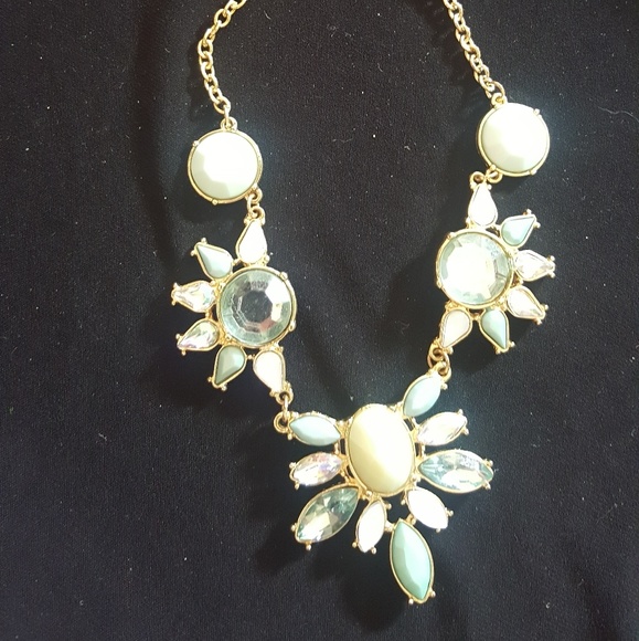 Multicolored stones necklace - Picture 2 of 2